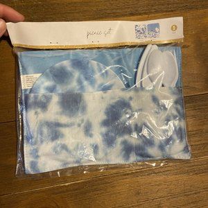 9 Piece Picnic Set w/ Travel Storage Pouch Placemat Blue & White Tie Dye 066